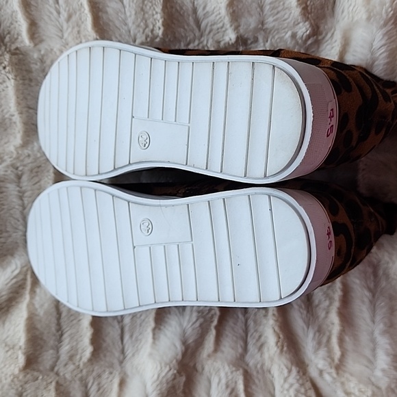 WOMEN'S 7.5 (40) TIGER PRINT ZIP-UP ANKLE BOOTS NWOT. - Picture 5 of 8